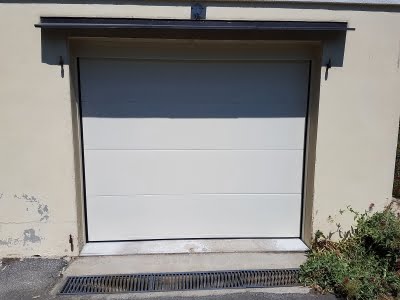 Porte de garage après !